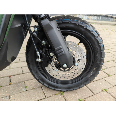Скутер SPRMOTORS Tank Restyling T8-50E (белый)