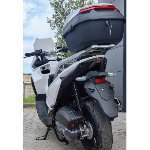 Максискутер SPRMOTORS TRAVEL MAX 180 EFI (белый)