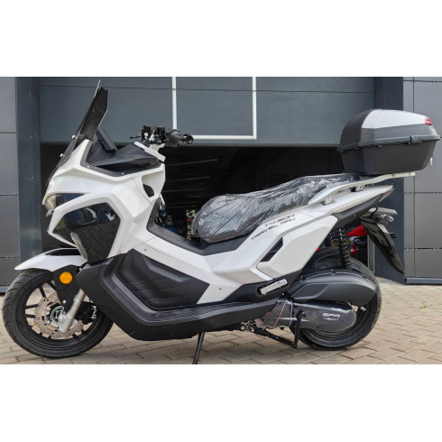 Максискутер SPRMOTORS TRAVEL MAX 180 EFI (белый)