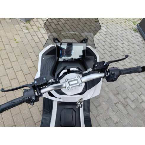 Максискутер SPRMOTORS TRAVEL MAX 180 EFI (белый)