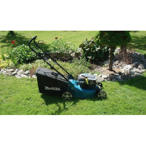Газонокосилка бензиновая Makita PLM4621N