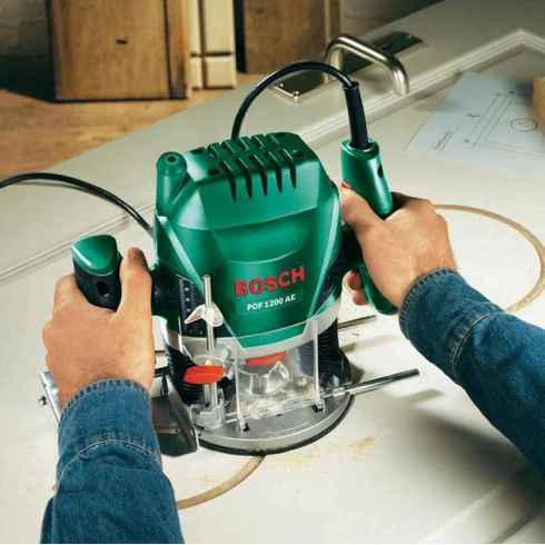 Фрезер вертикальный Bosch POF 1200 AE (060326A100)