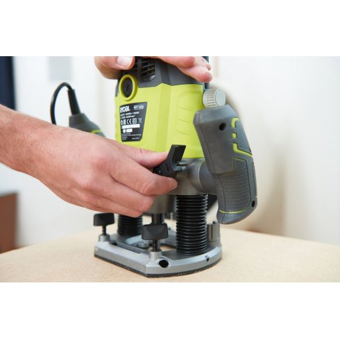 Фрезер вертикальный Ryobi RRT1600-K (5133002421)