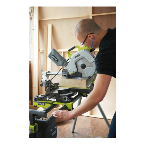 Пила торцовочная с протяжкой Ryobi EMS 254 L