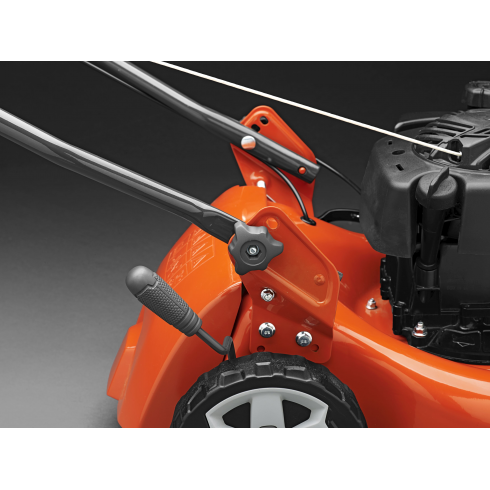 Husqvarna LC 140S с надежным двигателем Briggs & Stratton