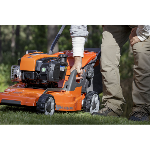 Газонокосилка бензиновая Husqvarna LC 353VI (967 06 95-01)
